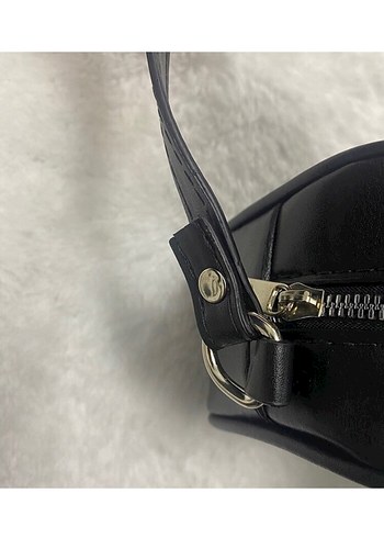  Beden siyah Renk Calvin Klein Siyah Suni Deri Kadın Çapraz Çanta