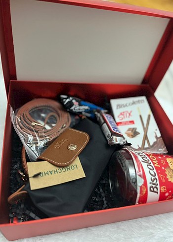 Longchamp Hediye Kutusu Çikolata ve Aksesuarlar - Görsel 2