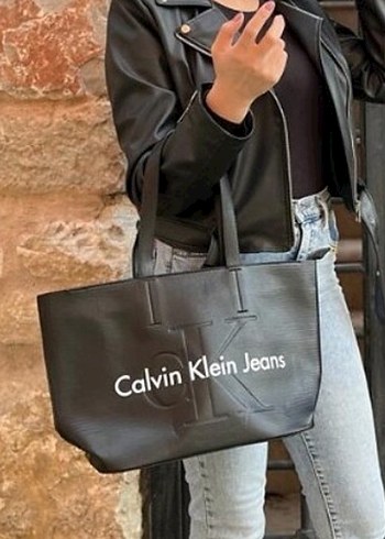 Calvin Klein Jeans Siyah Suni Deri Kadın Çanta