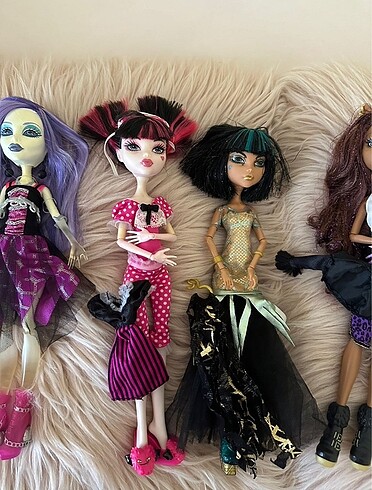  Monster High 1. Seri