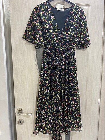 Zara Çiçek desenli şifon elbise