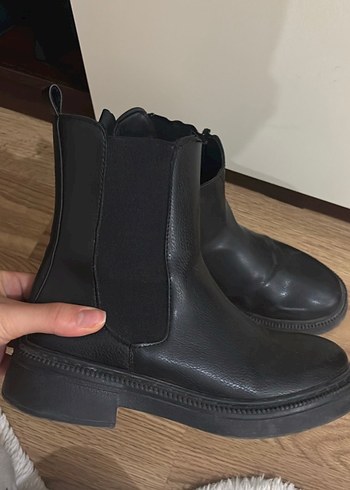 Siyah Deri Kadın Botu, Kalın Topuklu, Tokalı