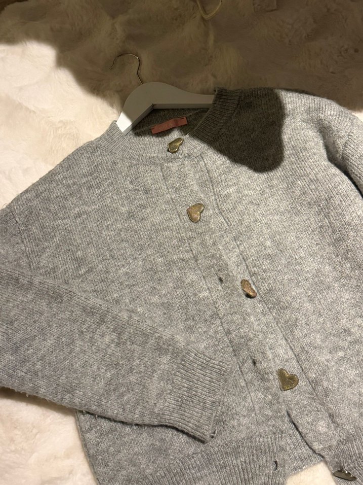 Gri Düğmeli Kadın Yün Hırka - Görsel 3