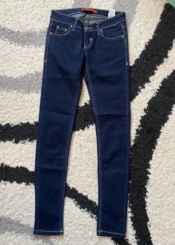 Koton Koyu Lacivert Dar Kesim Denim Jean