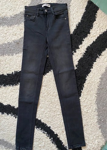 Pull and Bear Koyu Siyah Dar Kesim Jean Pantolon