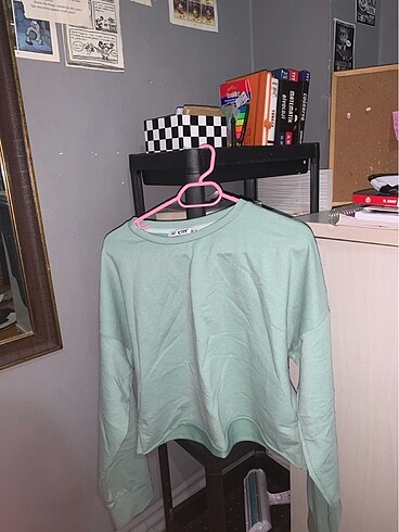 Sweatshirt