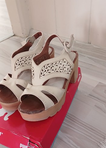 Bambi Bej Desenli Platform Topuklu Kadın Sandalet