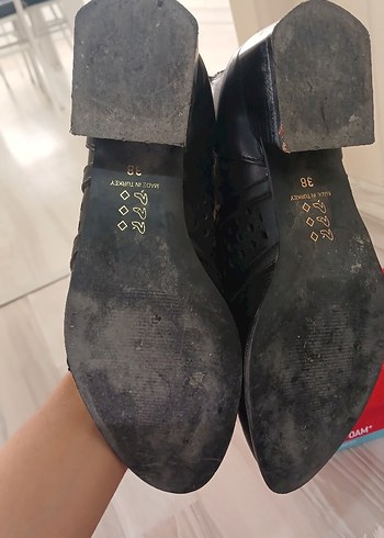 38 Beden Tokalı Siyah Gotik Desenli Kadın Botları