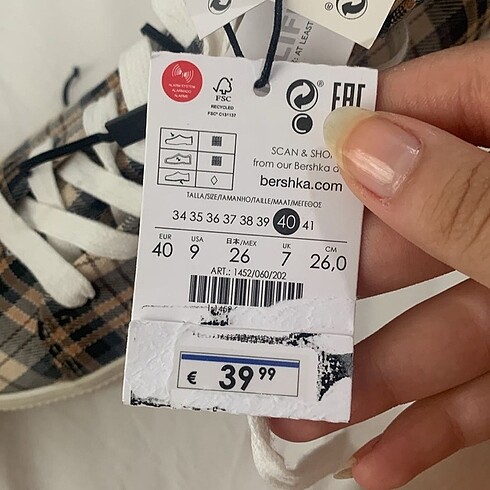 40 Beden ten rengi Renk bershka ekoseli converse
