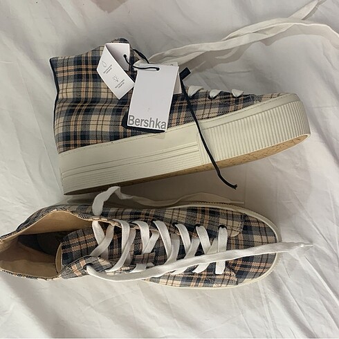 Bershka bershka ekoseli converse