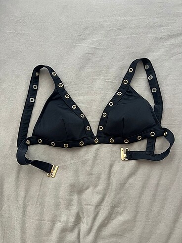 Penti bikini üstü