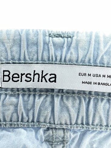 m Beden mavi Renk Bershka Mini Etek %70 İndirimli.