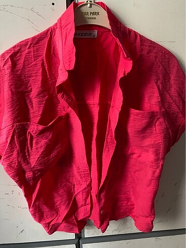 Pembe gömlek
