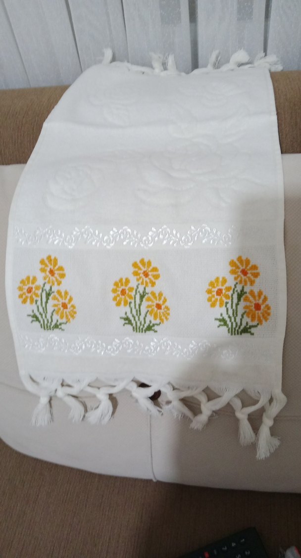 Nakışlı Beyaz Püsküllü Havlu - Görsel 3