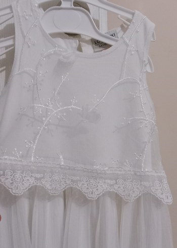 Kız Çocuk Beyaz Dantel Nakışlı Elbise - Görsel 2