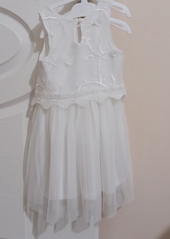 Kız Çocuk Beyaz Dantel Nakışlı Elbise - Görsel 3