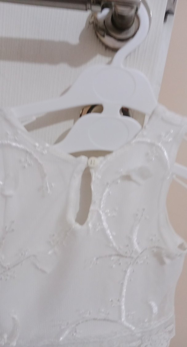 Kız Çocuk Beyaz Dantel Nakışlı Elbise - Görsel 4