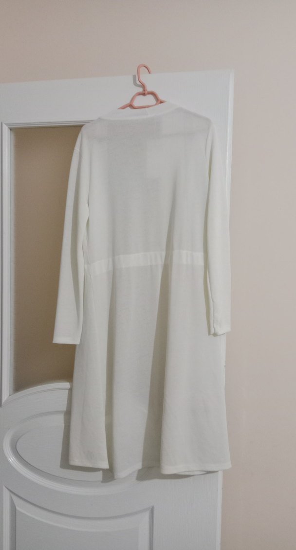 Uzun Beyaz Kadın Sabahlık - Görsel 3