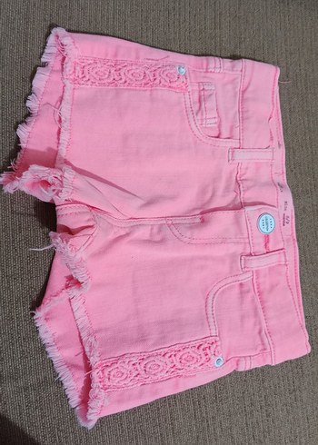 Dantel Detaylı Pembe Kız Şortu
