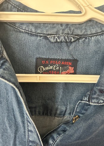Düğmeli Mavi Denim Uzun Kollu Gömlek - Görsel 3