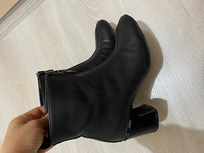 36 Beden Divarese kadın bot