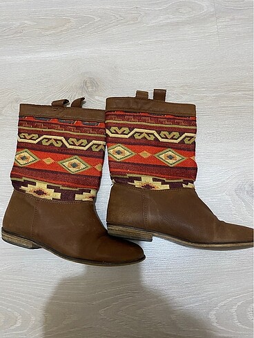 Stradivarius Kovboy bot