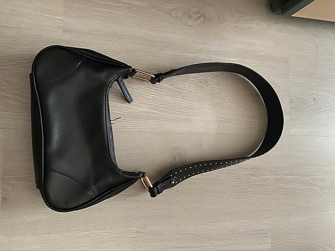 Bershka Kol çantası
