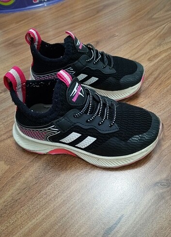 26 Beden Unisec çocuk spor ayakkabı