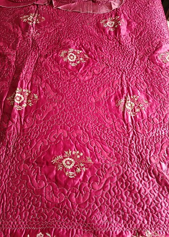 Bordo Nakışlı Yatak Örtüsü - Görsel 3