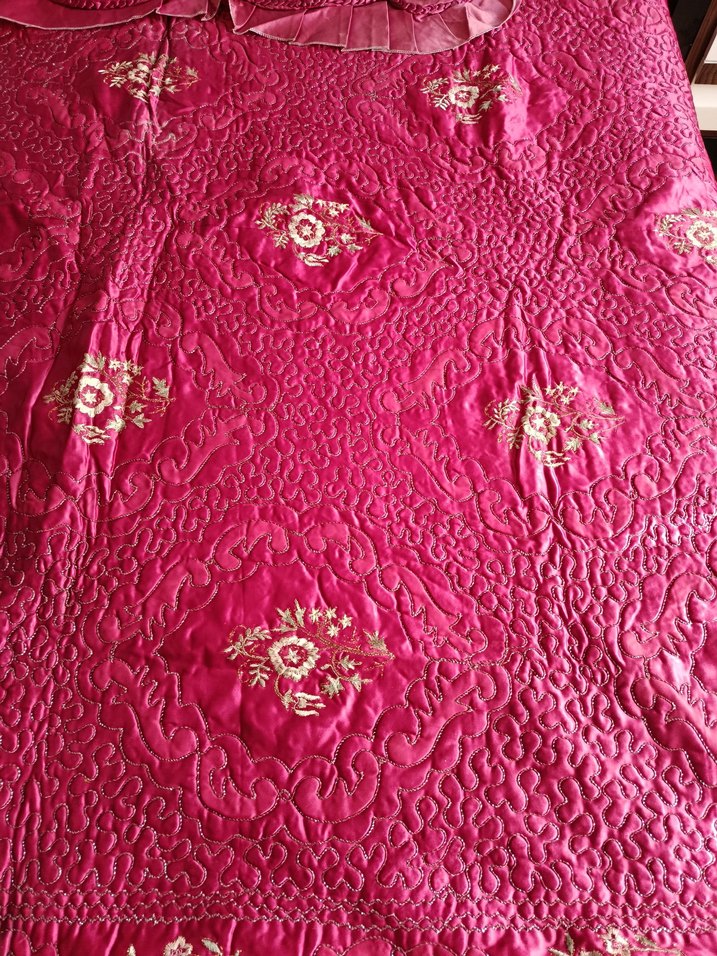 Bordo Nakışlı Yatak Örtüsü - Görsel 3