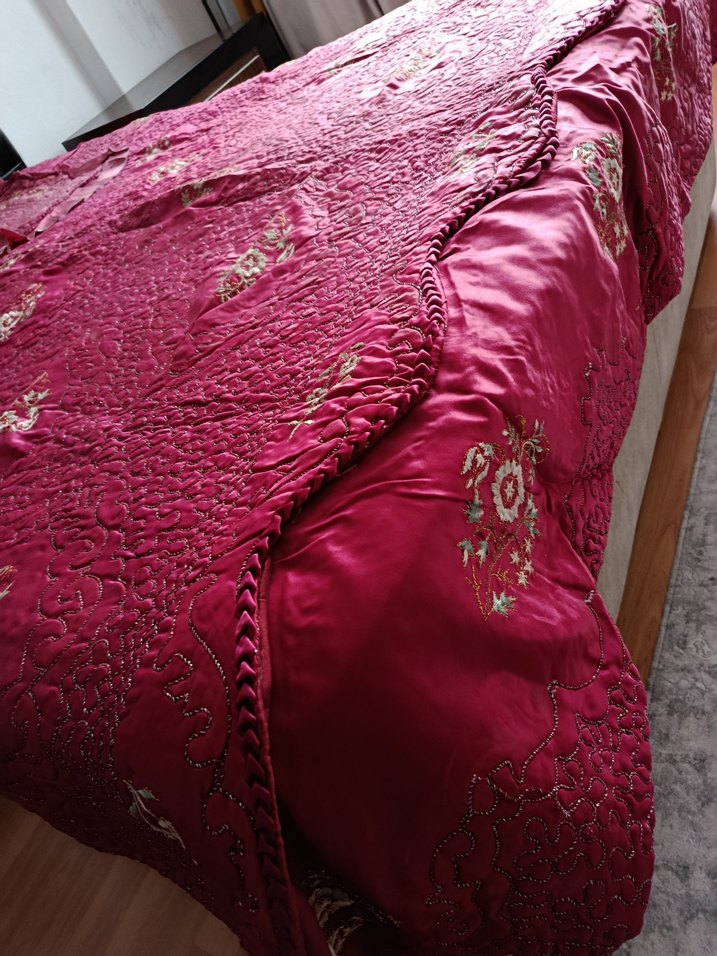 Bordo Nakışlı Yatak Örtüsü - Görsel 2