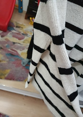 Çizgili V Yaka Kısa Kollu Triko Elbise - Görsel 4