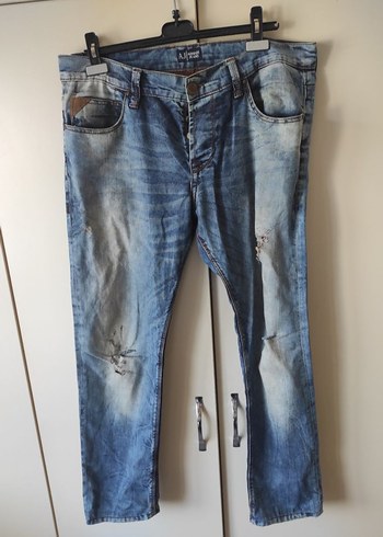 Armani Jeans 34