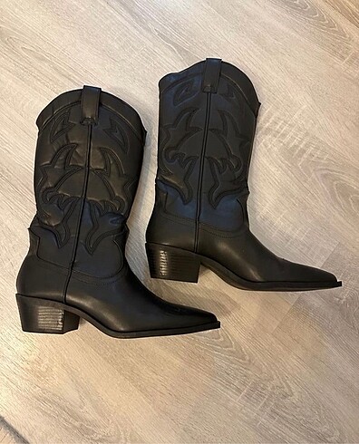 Stradivarius Stradivarius kovboy çizmesi