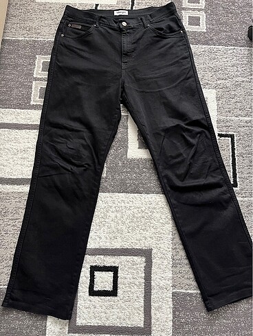wrangler texas straight fit