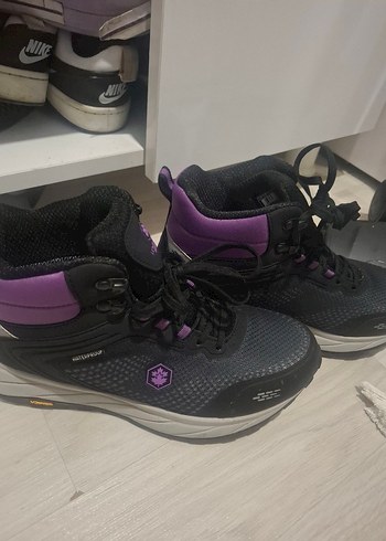 Lumberjack Mor Detaylı Siyah Kadın Spor bot