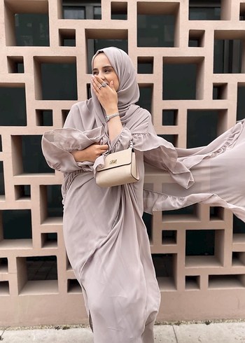 Bej abaya