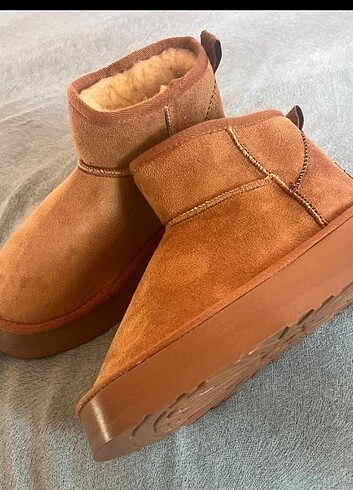 Ugg UGG BOT
