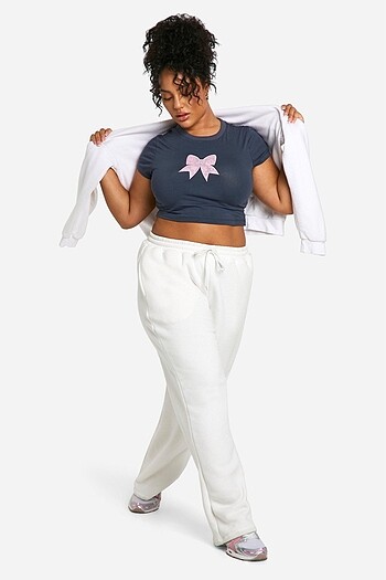 Pembe fiyonk desenli nakış crop