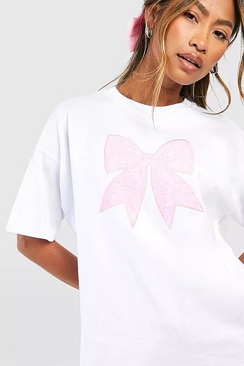 Diğer Oversize pembe fiyonk nakışlı T-shirt