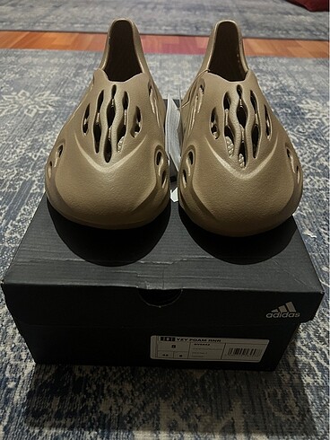 42 Beden Adidas foam runner