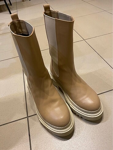 Bershka Bot bej