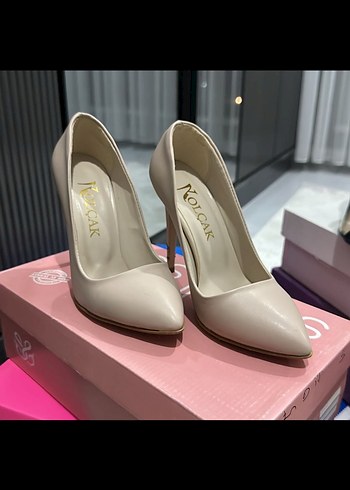 Diğer Beyaz Rugan Stiletto Topuklu Kadın Ayakkabı