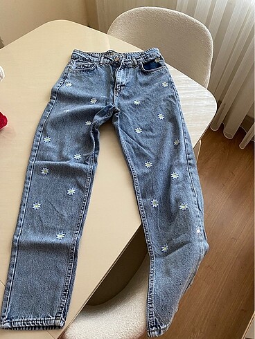 Nakışlı jean