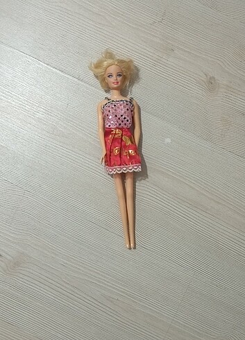 2 Tane Barbie bebek