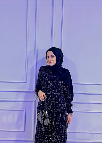 Uzun Kolu tüy detaylı gece mavisi pullu Abiye