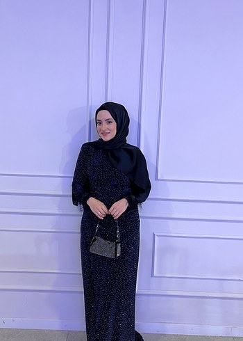 Abiye Uzun Kolu tüy detaylı gece mavisi pullu Abiye