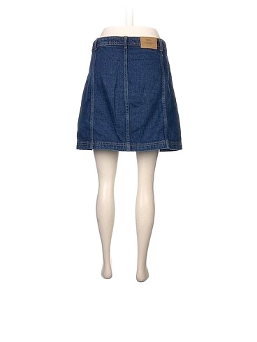40 Beden Stradivarius Mini Etek %70 İndirimli.