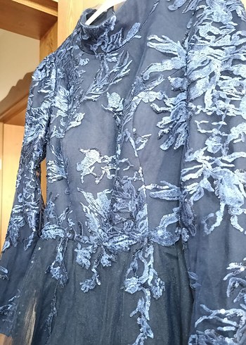 Uzun Kollu Mavi Gotik Nakışlı Abiye Elbise - Görsel 2