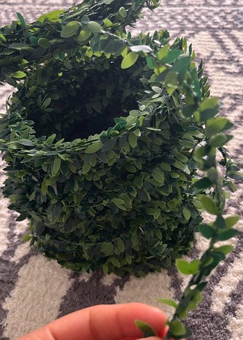 Koyu Yeşil Yapraklı Dekoratif Çelenk - Görsel 2